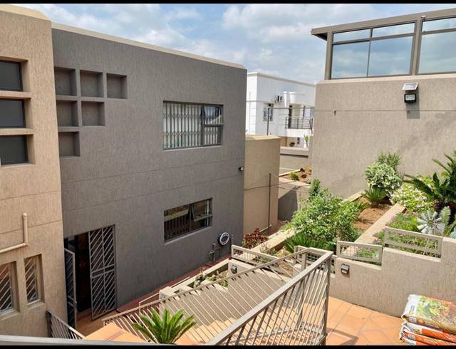 4 BEDROOM HOUSE FOR SALE IN BASSONIA
